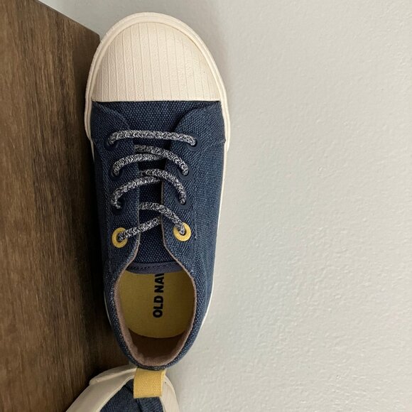 Boys Slip-On Old Navy Shoes Size 8 - Picture 5 of 5